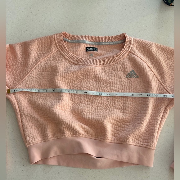 NWOT: Adidas Light Pink Textured Crop Top - Picture 6 of 7